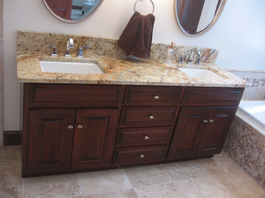 Bathroom Cabinetry Green Bay Wi Distinctive Cabinets